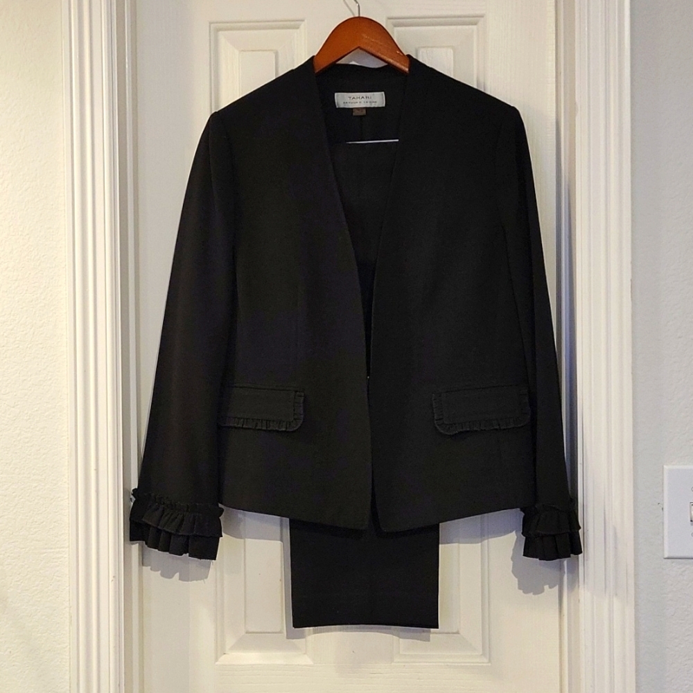 Tahari Pant Suit
